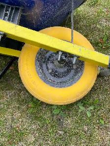 wheelbarrow - Photo 2