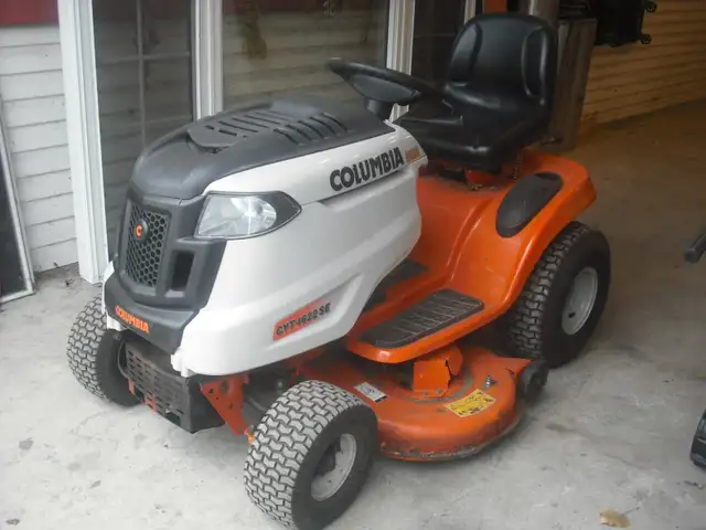 TRACTEUR À GAZON