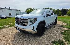 2023 GMC Sierra 1500 SLT 4X4 5.3L /ACCIDENT FREE/FULLY EQUIPPED/ - Photo 9