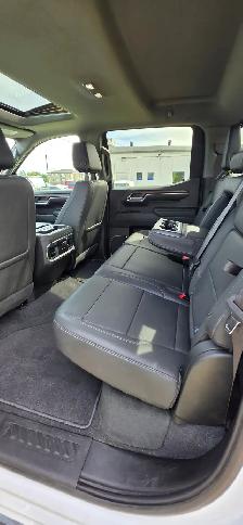 2023 GMC Sierra 1500 SLT 4X4 5.3L /ACCIDENT FREE/FULLY EQUIPPED/ - Photo 31