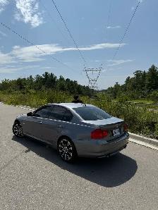 2009 BMW 335i XDrive - Safetied - Low KMS - NO ACCIDENTS - Photo 4