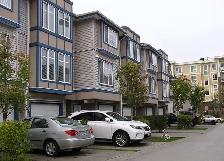 4 Bedroom Townhouse Near Skytrain Station for Rent