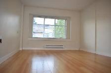 4 Bedroom Townhouse Near Skytrain Station for Rent - Photo 5