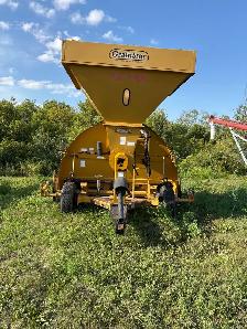 9’ GrainStor grain bagger with new 9’ x 250’ bag
