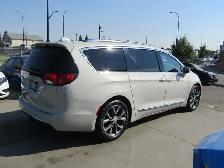 2017 Chrysler Pacifica 4dr Wgn Limited |Pano. Double Sunroof | L - Photo 5