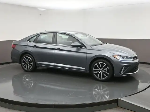 2025 Volkswagen Jetta Comfortline Call 902-466-9550 Apple CarPla
