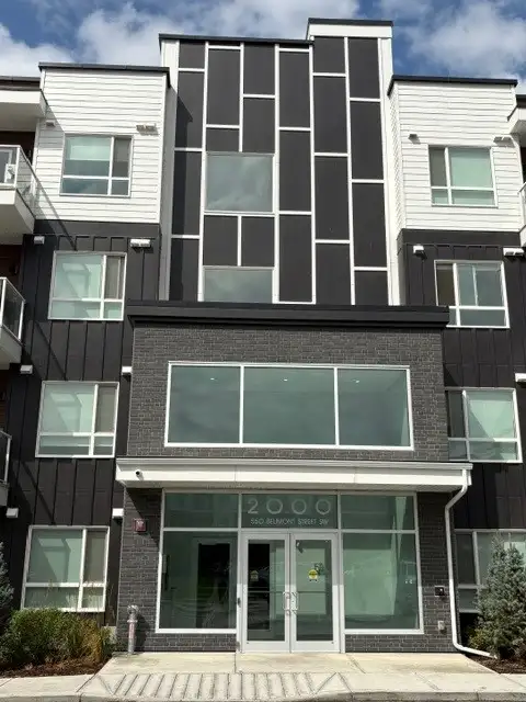1 bed   den, 2 bath unit located in the SW area of Belmont