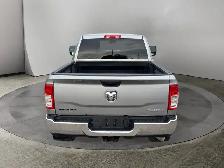 2024 Ram 3500 BIG HORN / 6.4L GAS / LEVEL 1 PKG / NO ACCIDENTS - Photo 4