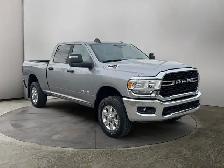 2024 Ram 3500 BIG HORN / 6.4L GAS / LEVEL 1 PKG / NO ACCIDENTS - Photo 6