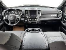 2024 Ram 3500 BIG HORN / 6.4L GAS / LEVEL 1 PKG / NO ACCIDENTS - Photo 9