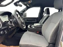 2024 Ram 3500 BIG HORN / 6.4L GAS / LEVEL 1 PKG / NO ACCIDENTS - Photo 10