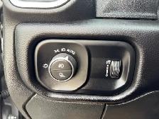 2024 Ram 3500 BIG HORN / 6.4L GAS / LEVEL 1 PKG / NO ACCIDENTS - Photo 18
