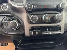 2024 Ram 3500 BIG HORN / 6.4L GAS / LEVEL 1 PKG / NO ACCIDENTS - Photo 19