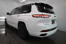 2023 Jeep Grand Cherokee SUMMIT / RESERVE / HIGH ALTITUDE / 4X4 - Photo 11