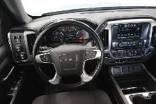 2018 GMC Sierra 1500 ELEVATION / Z71 / CREW CAB / 5.3L / 4X4 - Photo 19