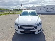 2016 Ford Fusion Hybrid - Photo 2