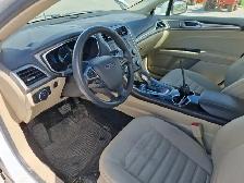 2016 Ford Fusion Hybrid - Photo 10
