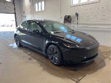 2025 Tesla Model 3 - Photo 3