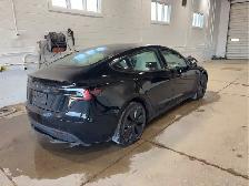 2025 Tesla Model 3 - Photo 4
