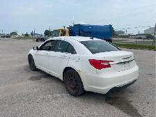 2011 Chrysler 200 - Photo 7