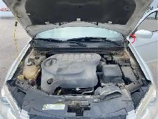 2011 Chrysler 200 - Photo 9
