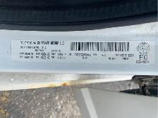 2011 Chrysler 200 - Photo 16