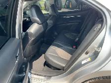 2018 Toyota Camry Hybrid - Photo 14