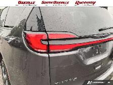 2022 Chrysler Pacifica | S APPEARANCE PKG | SUNROOF | THEATER GR - Photo 11