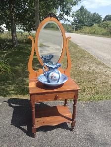 Antique Washstand with pitcher and basin - Photo 7