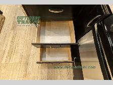 2018 Grand Design Imagine 2400BH - Photo 24