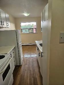 Great 1 Bedroom at 2685 King St E, Hamilton !! - Photo 3
