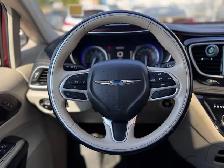 2017 Chrysler Pacifica Limited 7 Passenger | Command Start | Pow - Photo 11