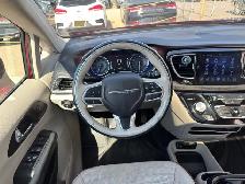 2017 Chrysler Pacifica Limited 7 Passenger | Command Start | Pow - Photo 15