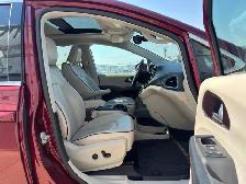 2017 Chrysler Pacifica Limited 7 Passenger | Command Start | Pow - Photo 17