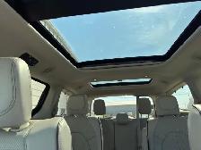 2017 Chrysler Pacifica Limited 7 Passenger | Command Start | Pow - Photo 21