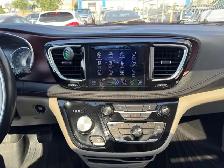 2017 Chrysler Pacifica Limited 7 Passenger | Command Start | Pow - Photo 28