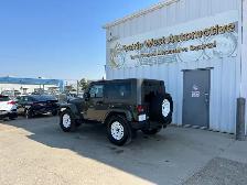 2016 Jeep Wrangler Sahara 4WD | Power Lock | Heated Seats - Photo 6