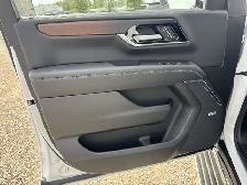 2026 GMC YUKON XL Denali - DIESEL - CASH BONUS - ARRIVING SOON - Photo 12