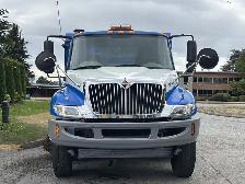 2013 International DuraStar 4300 Schwarze Industries Street Swee - Photo 3