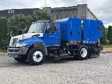 2013 International DuraStar 4300 Schwarze Industries Street Swee - Photo 5