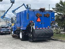 2013 International DuraStar 4300 Schwarze Industries Street Swee - Photo 8