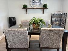Dinning Table & Chairs (Table a manger & Chaises)