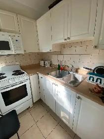 Private Bedroom Furnished & Utilities - Student, Professional - Photo 5