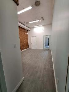Full-time Beauty Suite, Treatment Rental - Photo 3