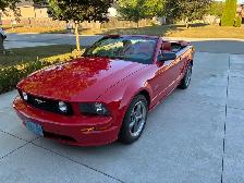2006 Ford Mustang GT Convertible - Photo 2