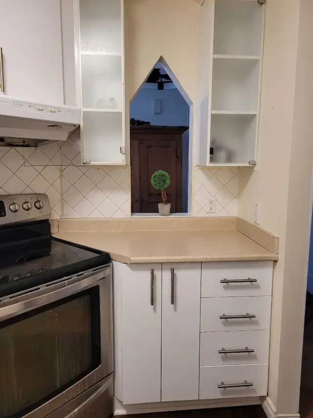 Joli appartement 4 1/2 près du métro Berri
