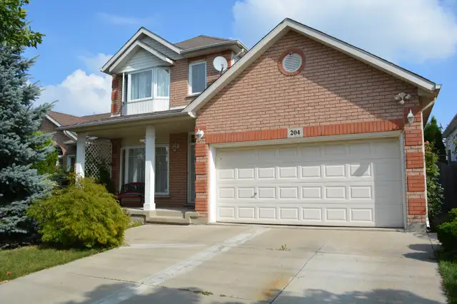 GREAT HOUSE, GREAT LOCATION!!