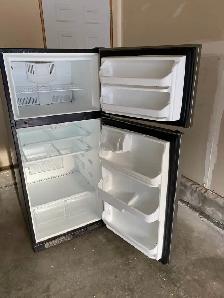 Stainless steel Fridge - Photo 2