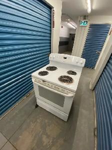 SLIGHTLY USED ELECTRIC STOVE - Photo 3