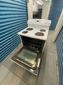 SLIGHTLY USED ELECTRIC STOVE - Photo 4